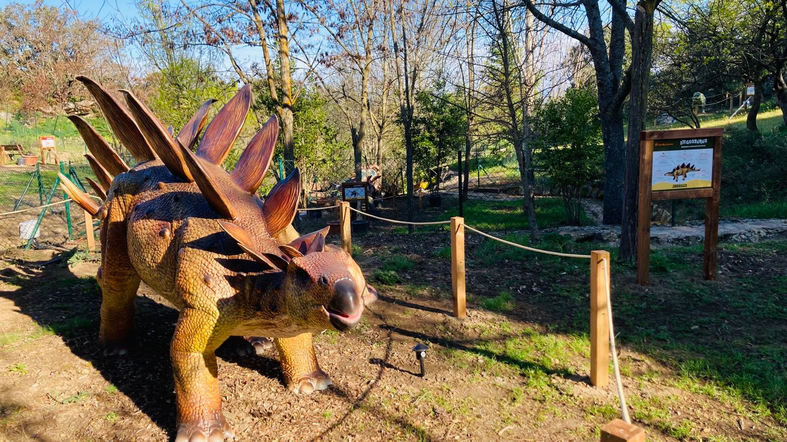 Dinosaurios en Madrid - Dinolandia en El Bosque Encantado